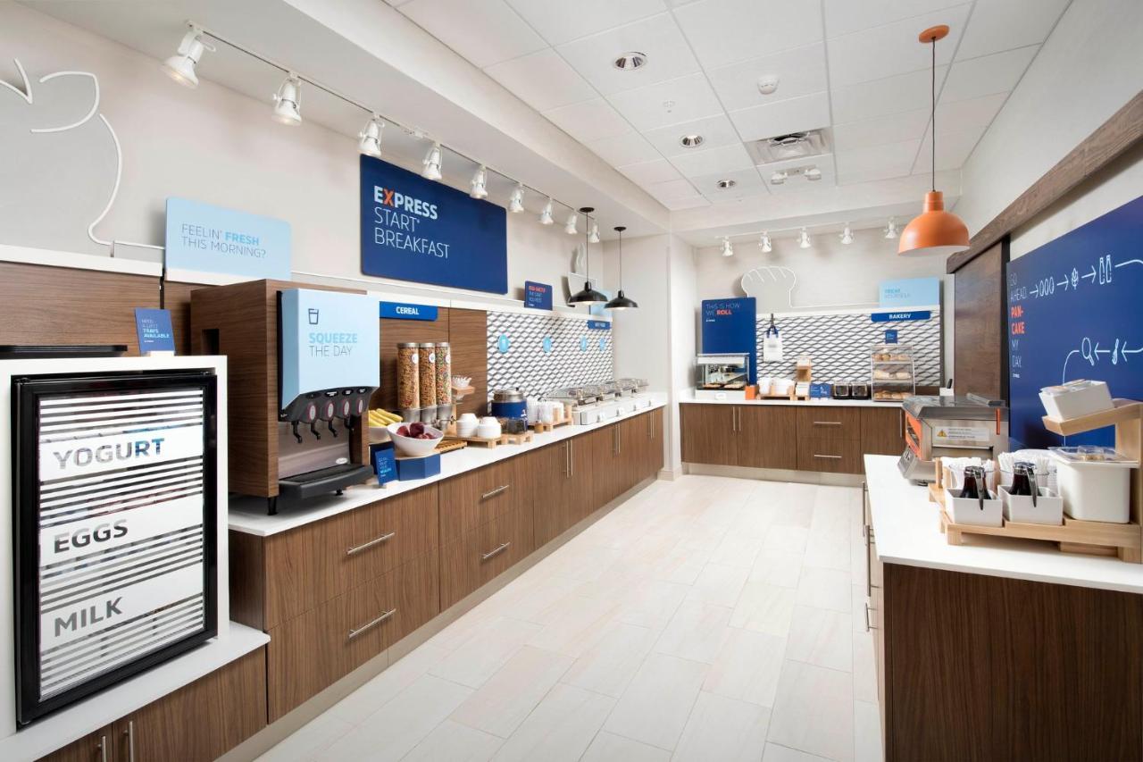 Holiday Inn Express & Suites Oscoda By Ihg Exteriör bild