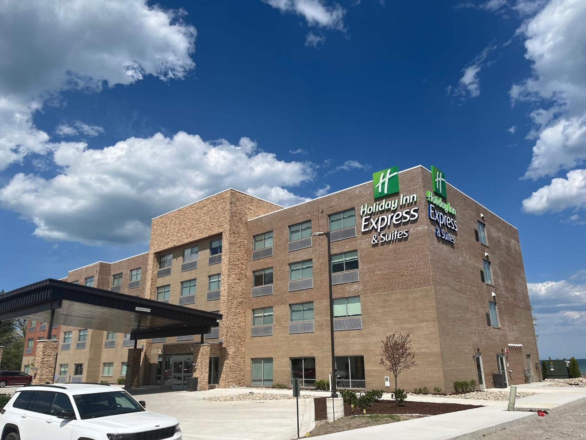 Holiday Inn Express & Suites Oscoda By Ihg Exteriör bild