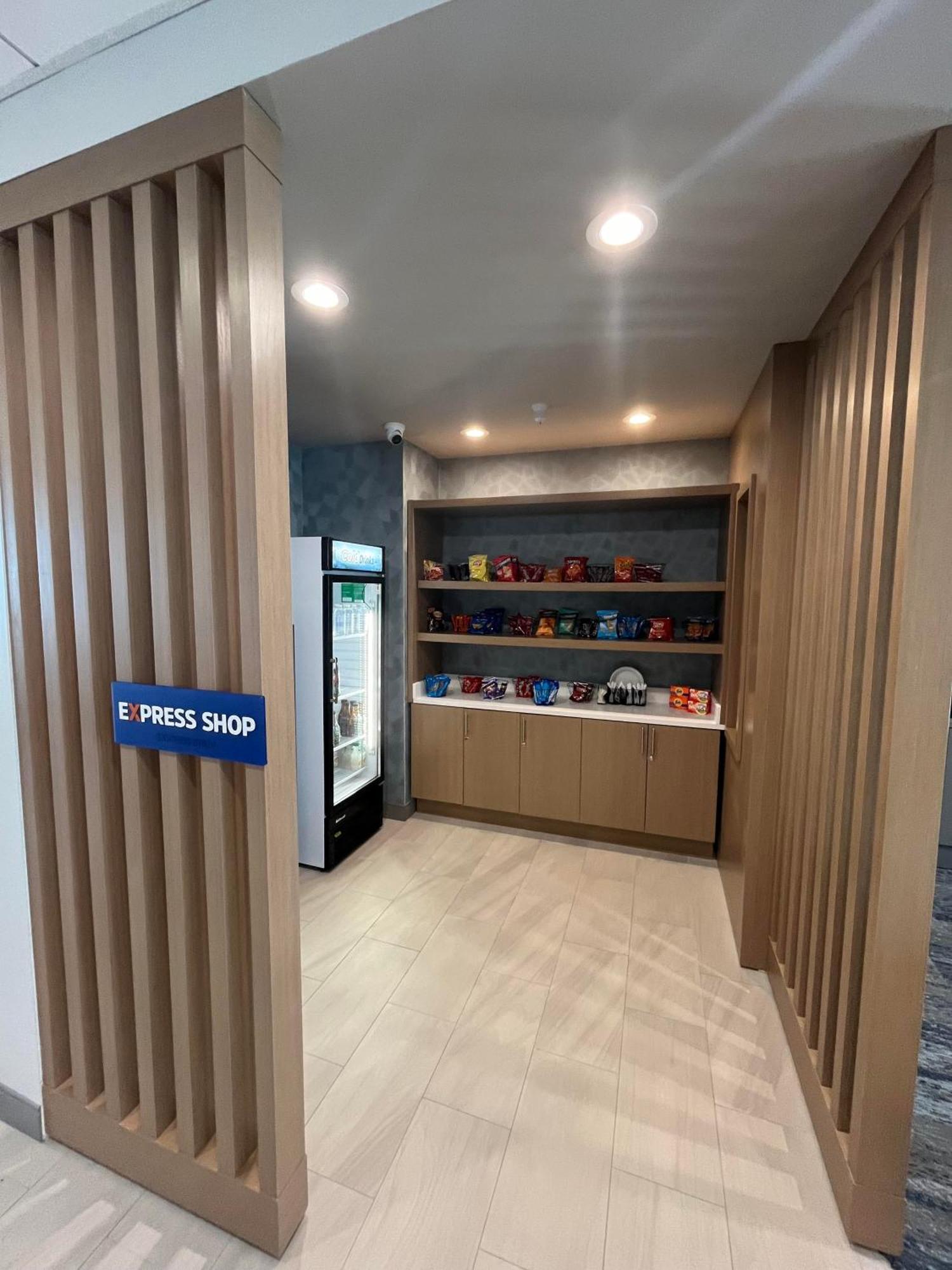 Holiday Inn Express & Suites Oscoda By Ihg Exteriör bild