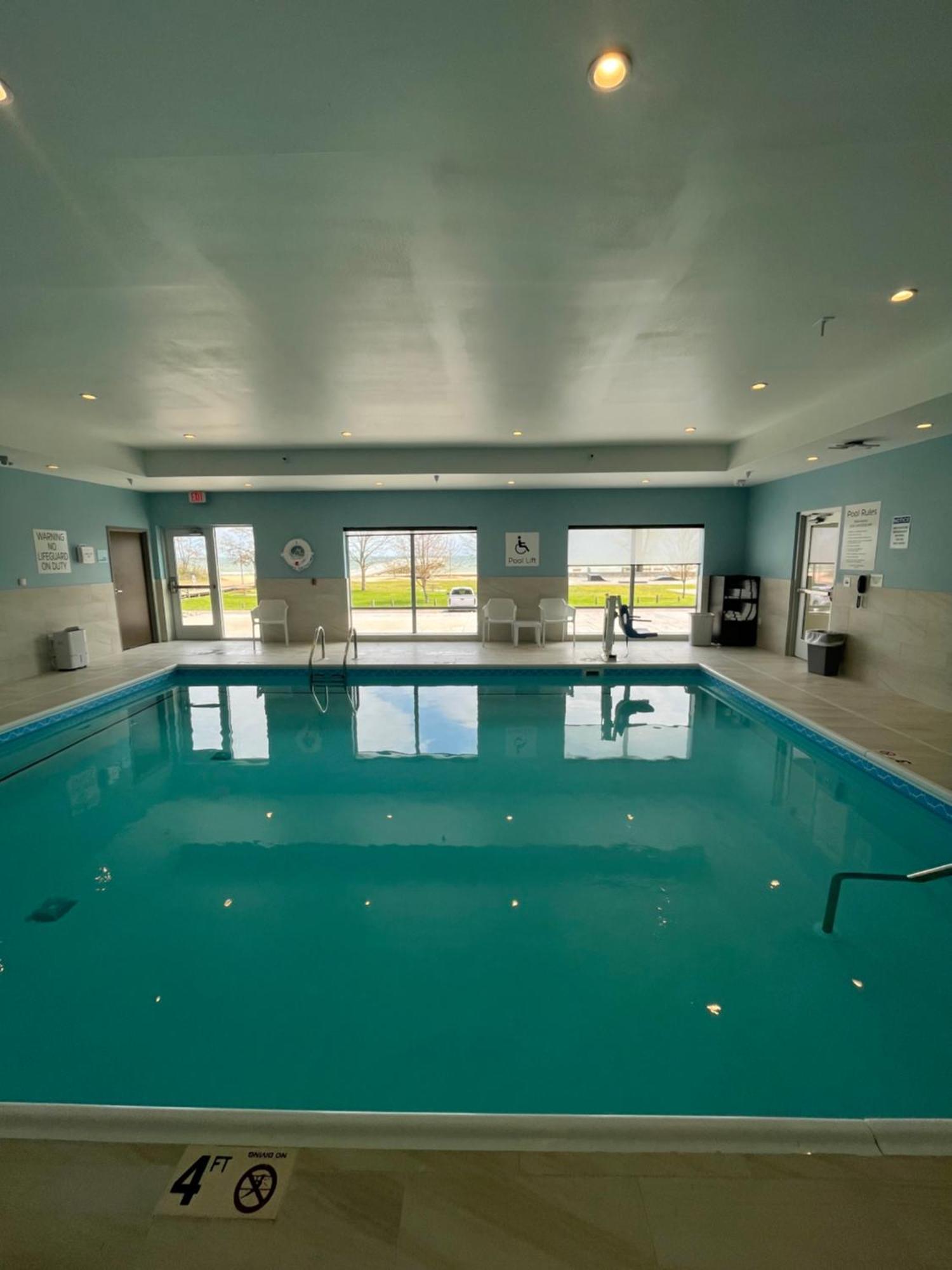 Holiday Inn Express & Suites Oscoda By Ihg Exteriör bild