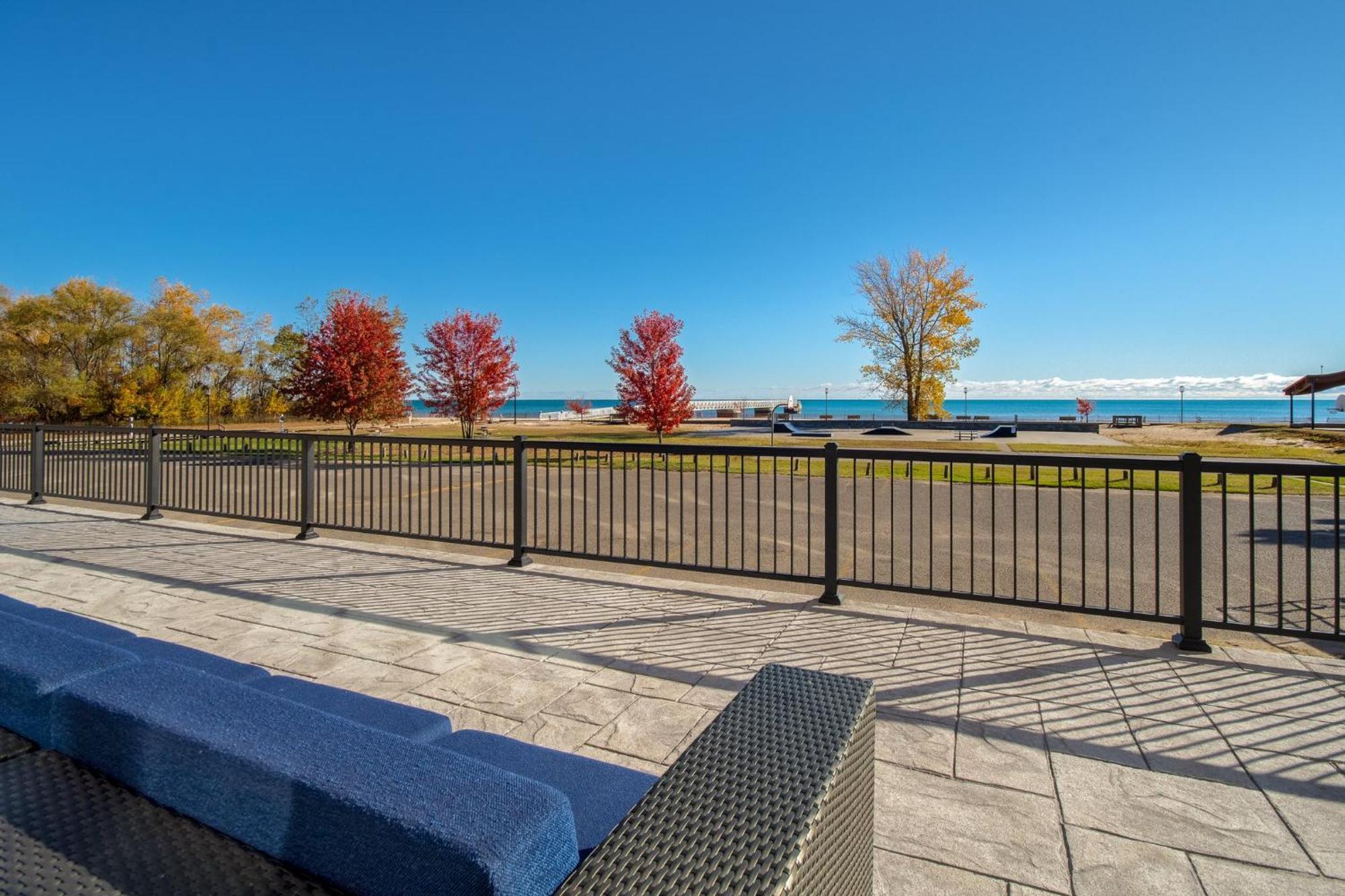 Holiday Inn Express & Suites Oscoda By Ihg Exteriör bild