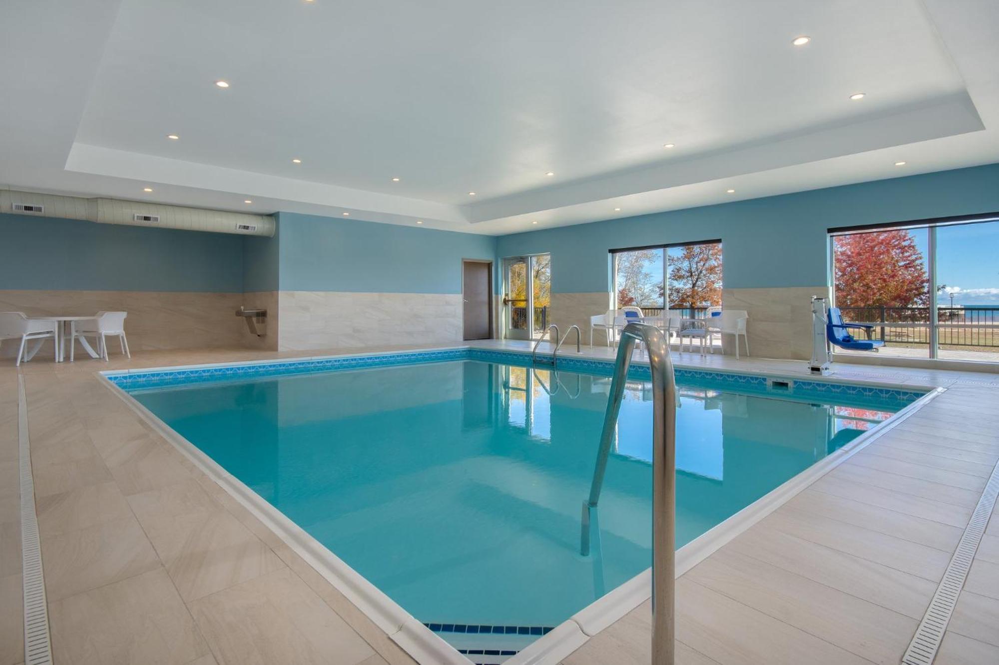 Holiday Inn Express & Suites Oscoda By Ihg Exteriör bild