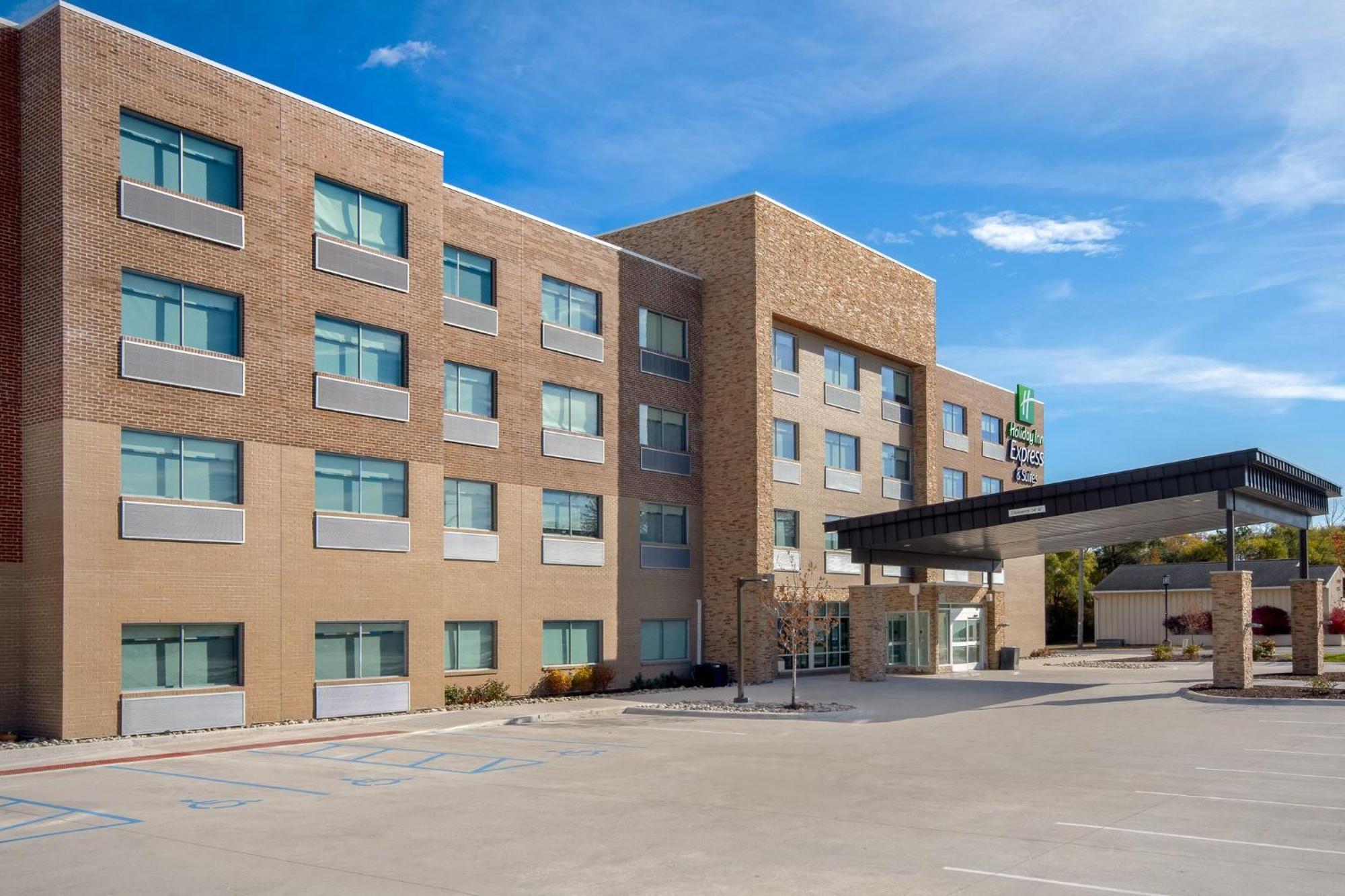 Holiday Inn Express & Suites Oscoda By Ihg Exteriör bild