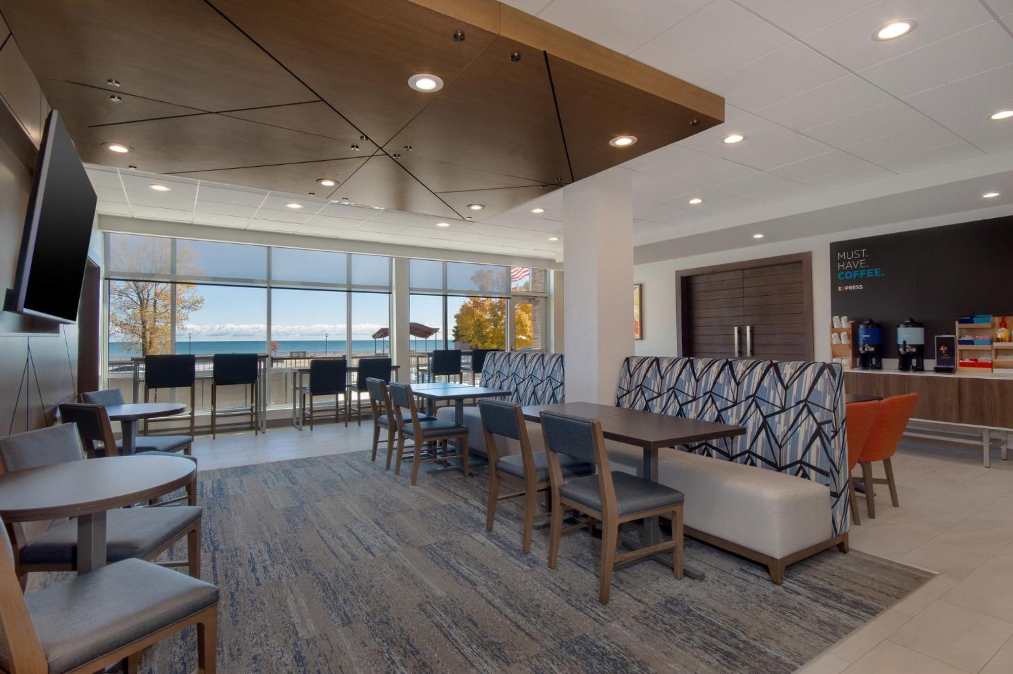 Holiday Inn Express & Suites Oscoda By Ihg Exteriör bild